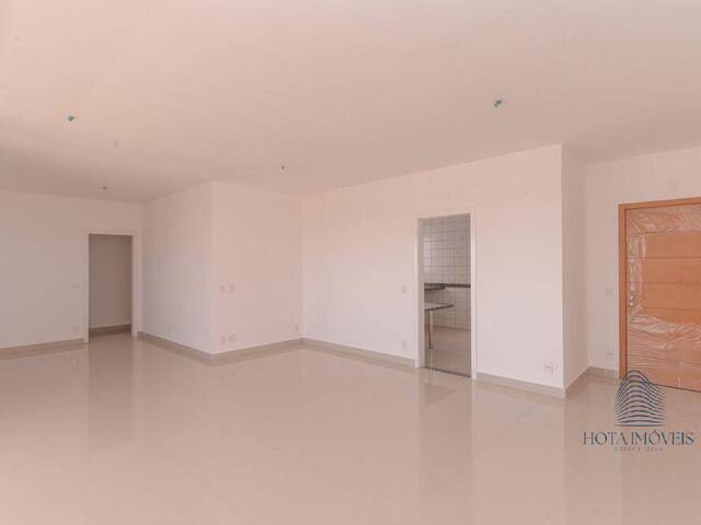 Apartamento para Venda em Cuiabá - 2