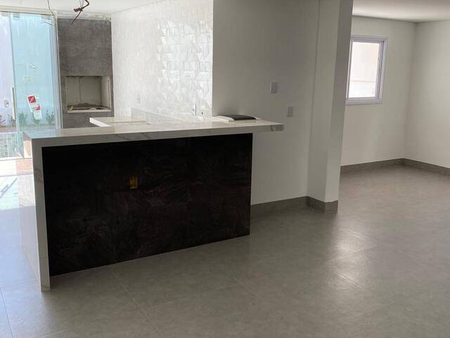 Casa para Venda em Cuiabá - 2