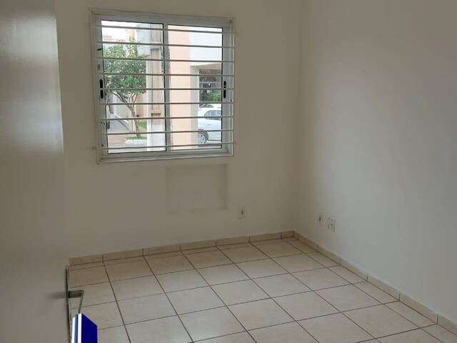 Casa para Venda em Várzea Grande - 3