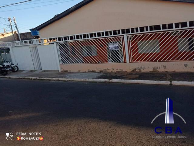 Casa para Venda em Várzea Grande - 4