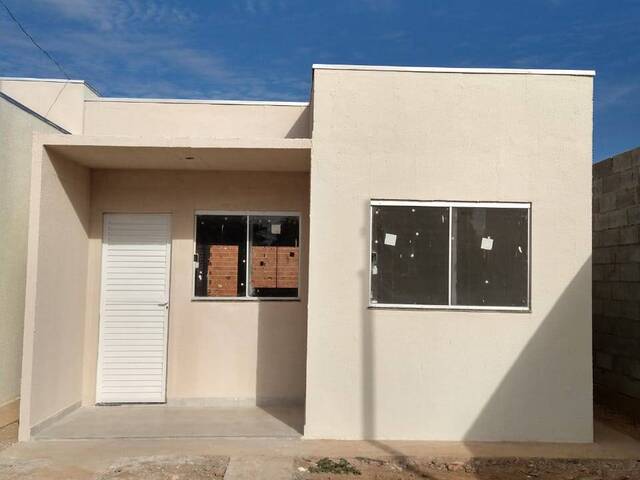 Casa para Venda em Várzea Grande - 5