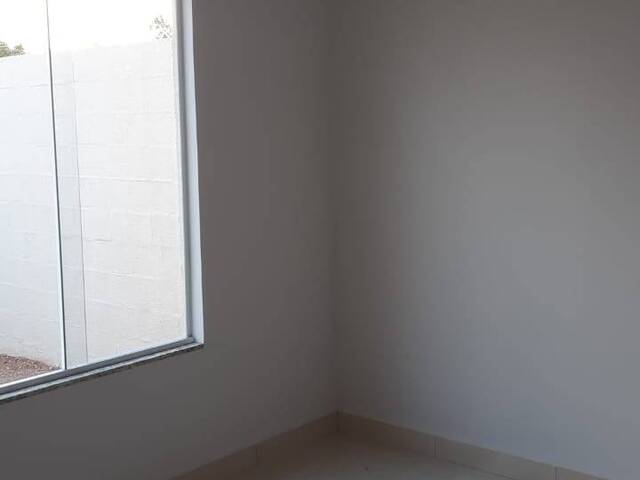 Casa para Venda em Várzea Grande - 3