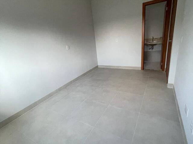 Casa para Venda em Cuiabá - 2