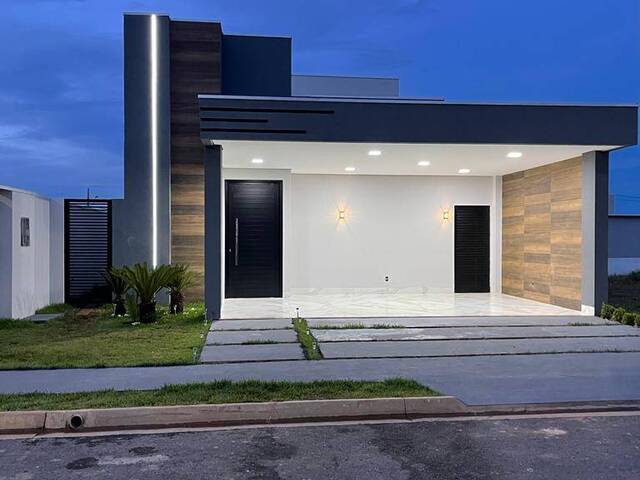 #979 - Casa para Venda em Cuiabá - MT