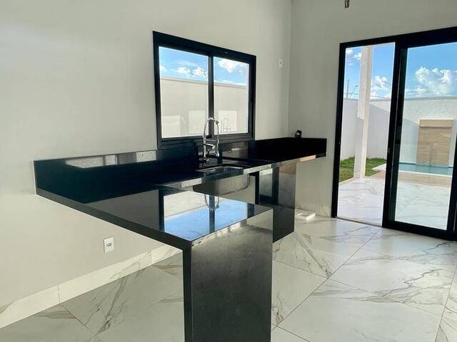 Casa para Venda em Cuiabá - 4