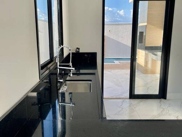 Casa para Venda em Cuiabá - 5