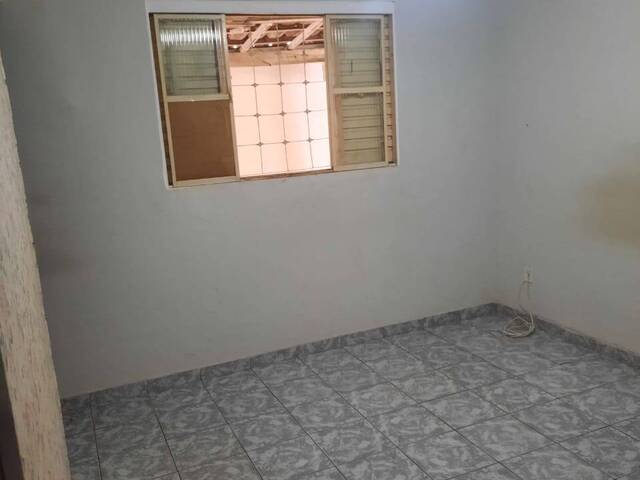 Casa para Venda em Várzea Grande - 2