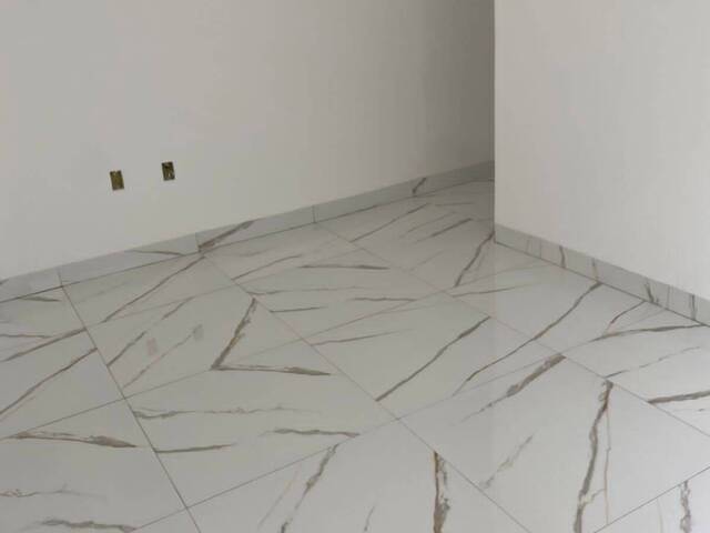 Casa para Venda em Várzea Grande - 4