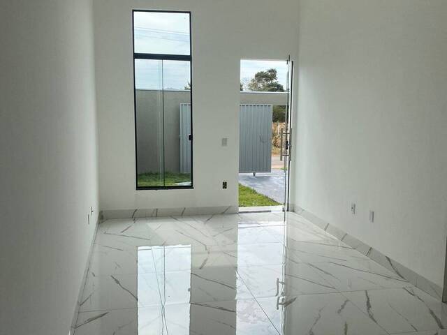 Casa para Venda em Várzea Grande - 3