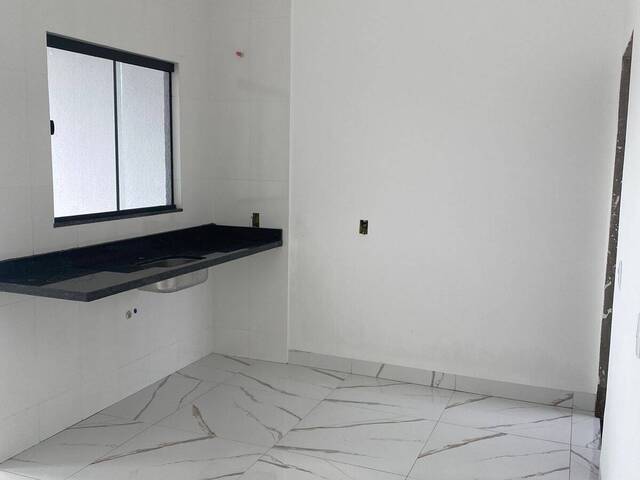 Casa para Venda em Várzea Grande - 5