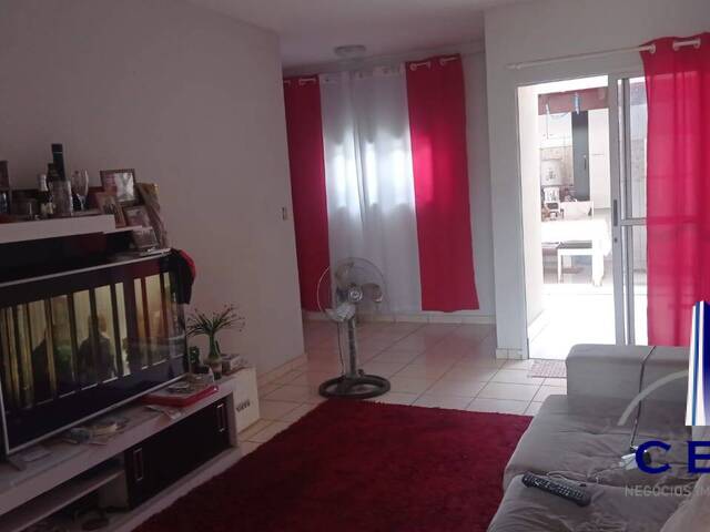 Casa para Venda em Várzea Grande - 5