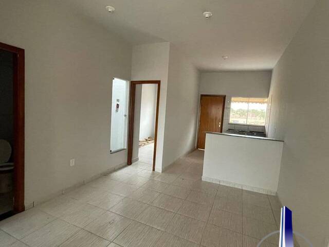 Casa para Venda em Várzea Grande - 2