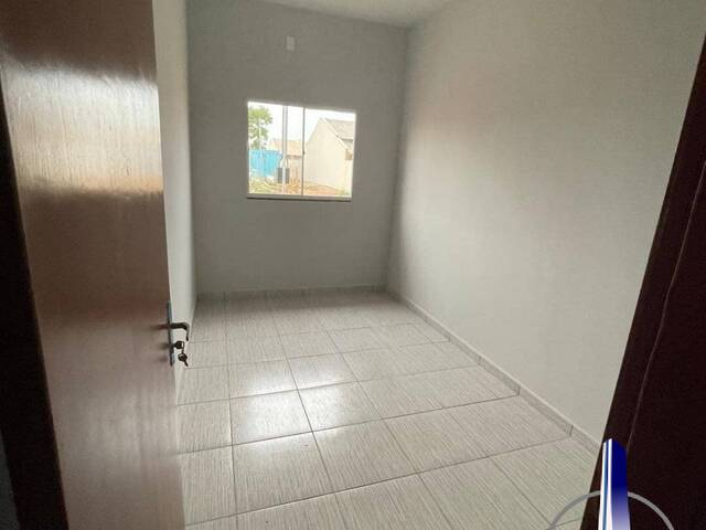 Casa para Venda em Várzea Grande - 4