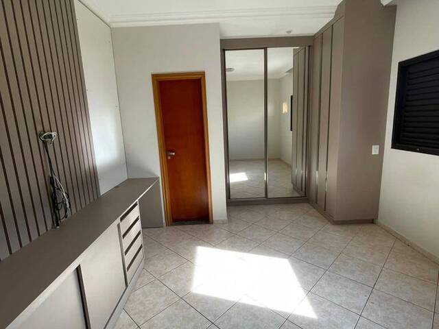Apartamento para Venda em Cuiabá - 2