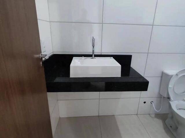 Casa para Venda em Várzea Grande - 3