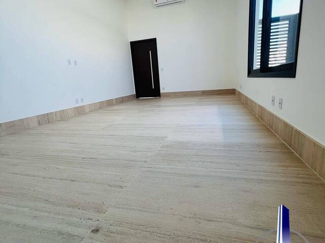 Casa para Venda em Várzea Grande - 3