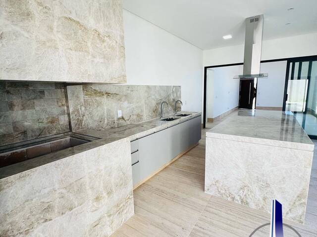 Casa para Venda em Várzea Grande - 2