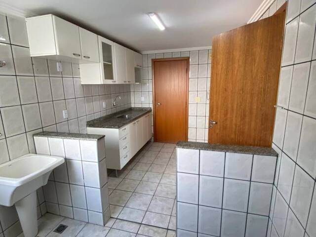 Apartamento para Venda em Cuiabá - 2