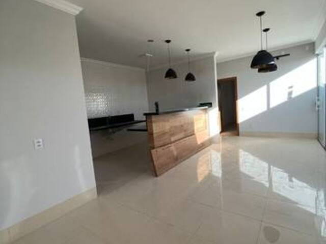 Casa para Venda em Cuiabá - 2