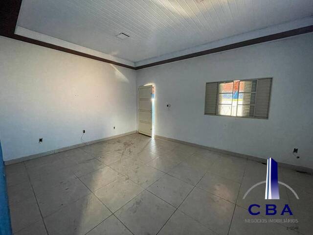 Casa para Venda em Cuiabá - 2