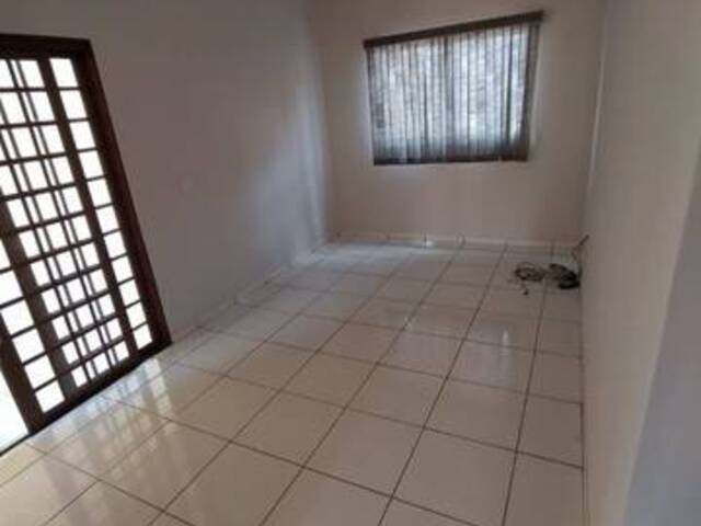 Casa para Venda em Cuiabá - 2