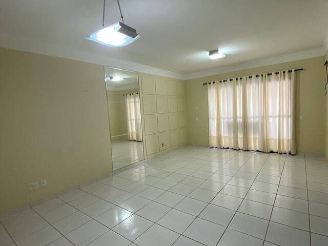 Apartamento para Venda em Cuiabá - 2