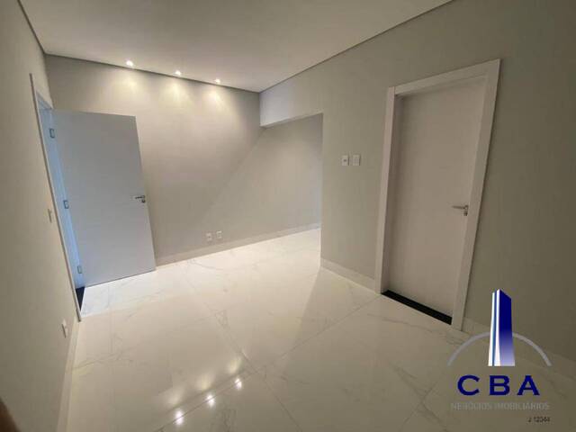 Casa para Venda em Cuiabá - 2