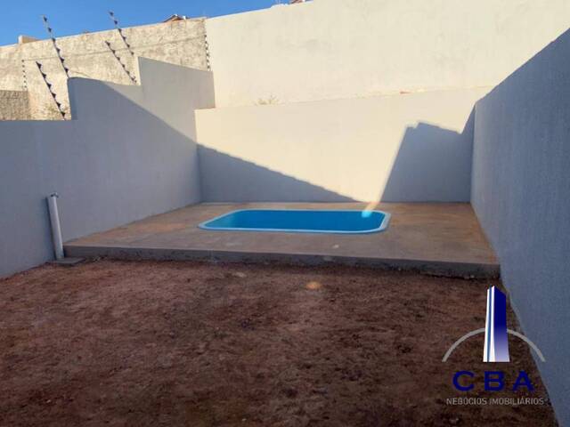 Casa para Venda em Várzea Grande - 4