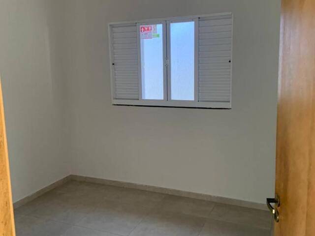 Casa para Venda em Várzea Grande - 3