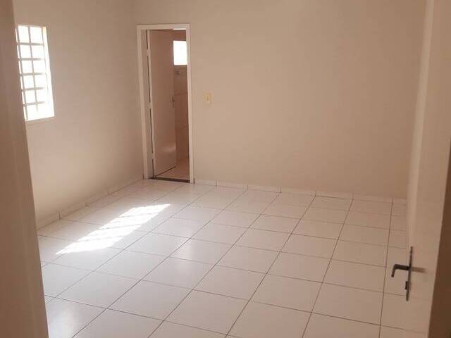 Casa para Venda em Várzea Grande - 2