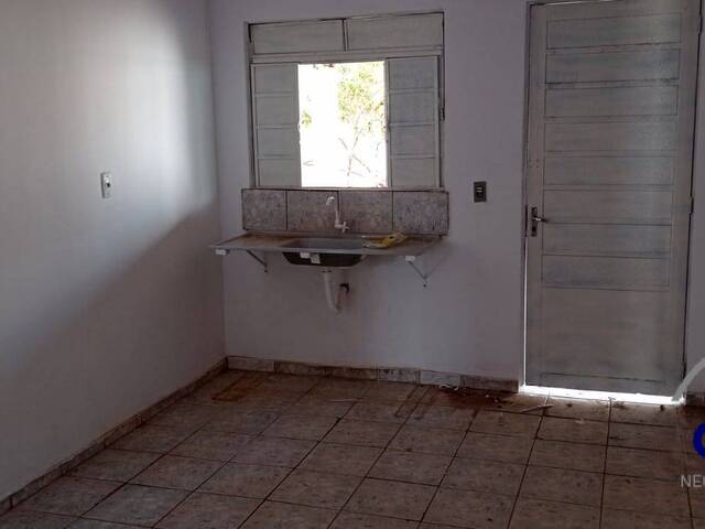 Casa para Venda em Várzea Grande - 3