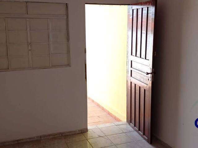 Casa para Venda em Várzea Grande - 4