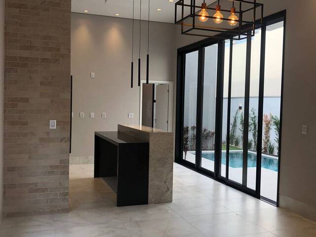 Casa para Venda em Cuiabá - 2