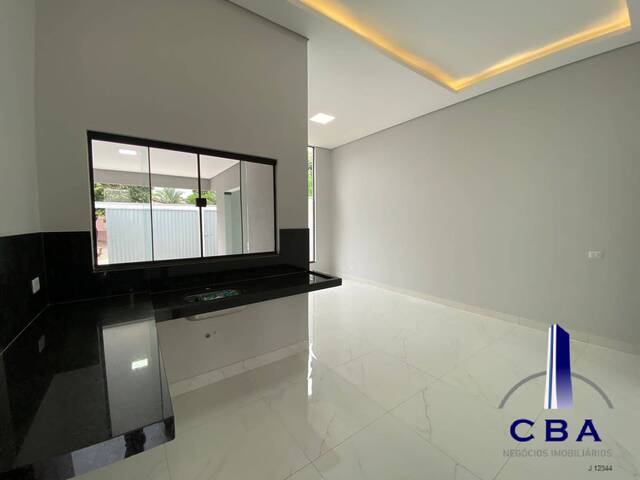 Casa para Venda em Várzea Grande - 5