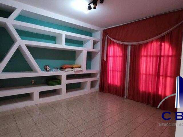 Casa para Venda em Poconé - 2