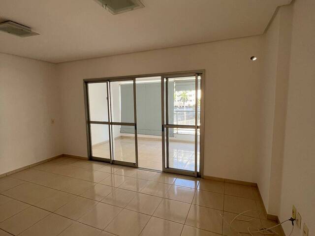 Apartamento para Venda em Cuiabá - 2