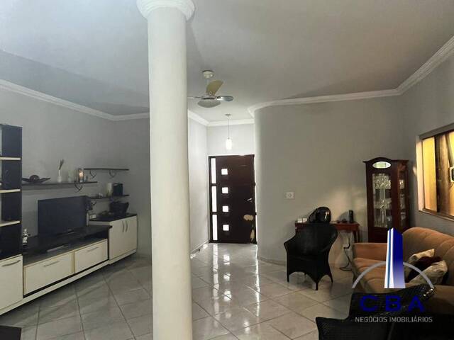 Casa para Venda em Cuiabá - 3