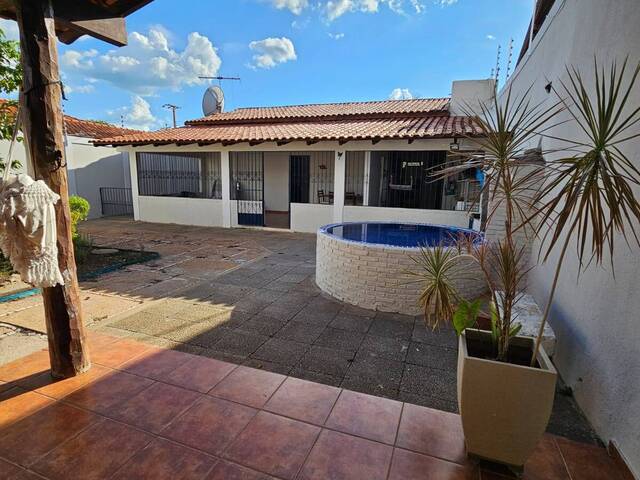 Casa para Venda em Cuiabá - 2