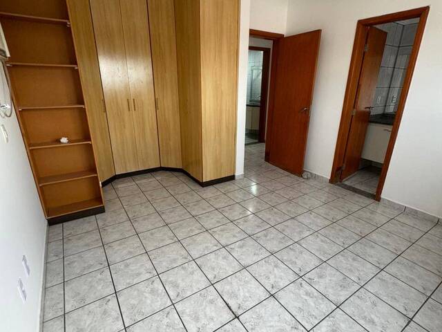 Apartamento para Venda em Cuiabá - 2