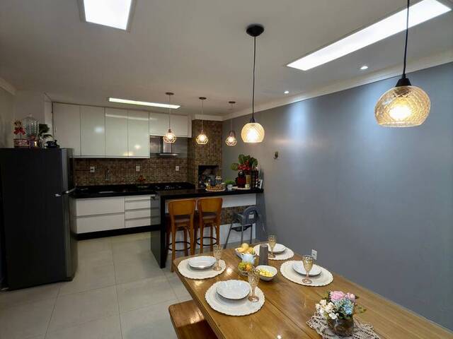 Casa para Venda em Cuiabá - 2