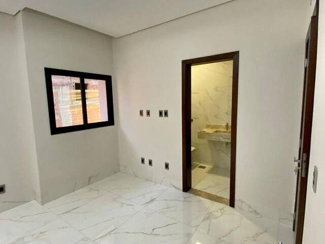 Casa para Venda em Cuiabá - 2