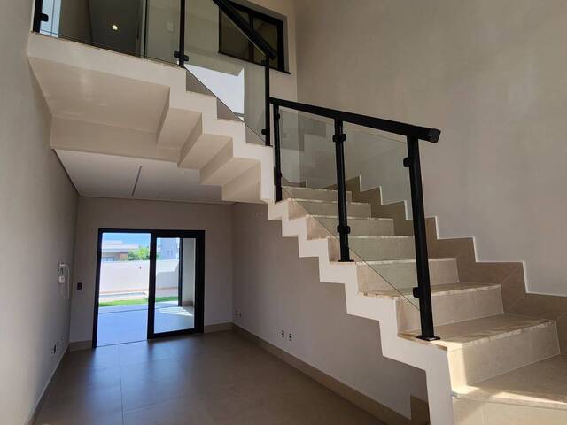 #3156 - Casa para Venda em Cuiabá - MT - 1