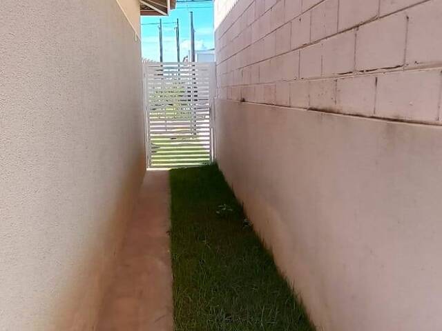Casa para Venda em Várzea Grande - 2